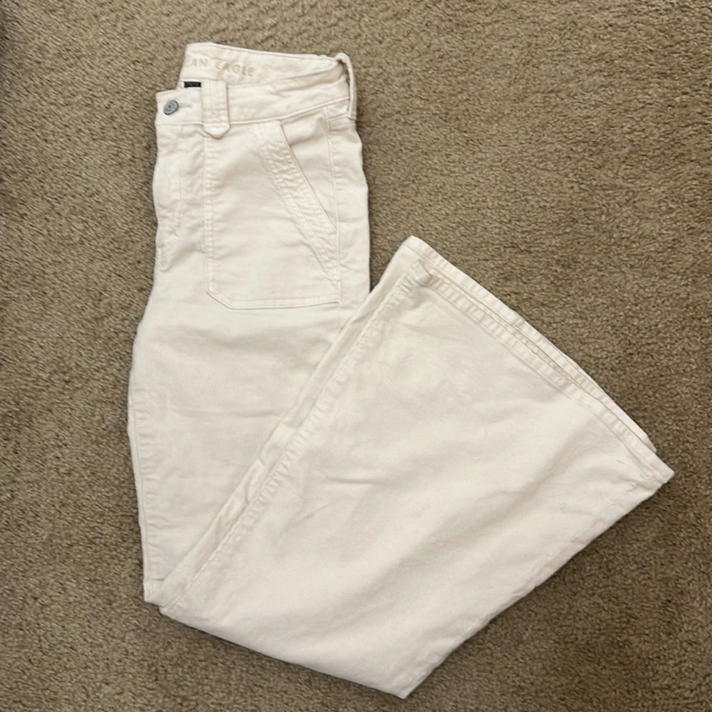 American Eagle 6short cream corduroy flare front utility pocket stretch pants